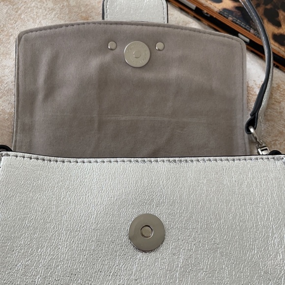 SAM EDELMAN METALLIC SILVER CROSSBODY - Picture 4 of 7